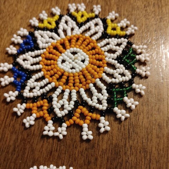 VINTAGE HAND BEADED COASTER LOT OF 4 Mismatched Set Beaded Circles Sew On - Picture 3 of 6